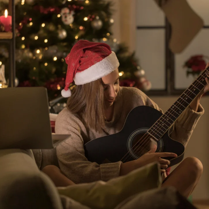 Las canciones navideñas colombianas más escuchadas (y la historia detrás de cada una)